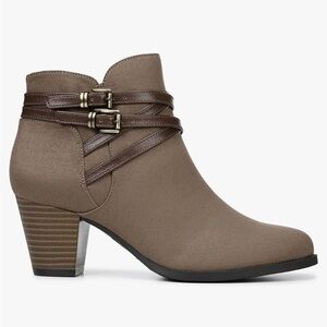Lifestride “jezebel” ankle boot